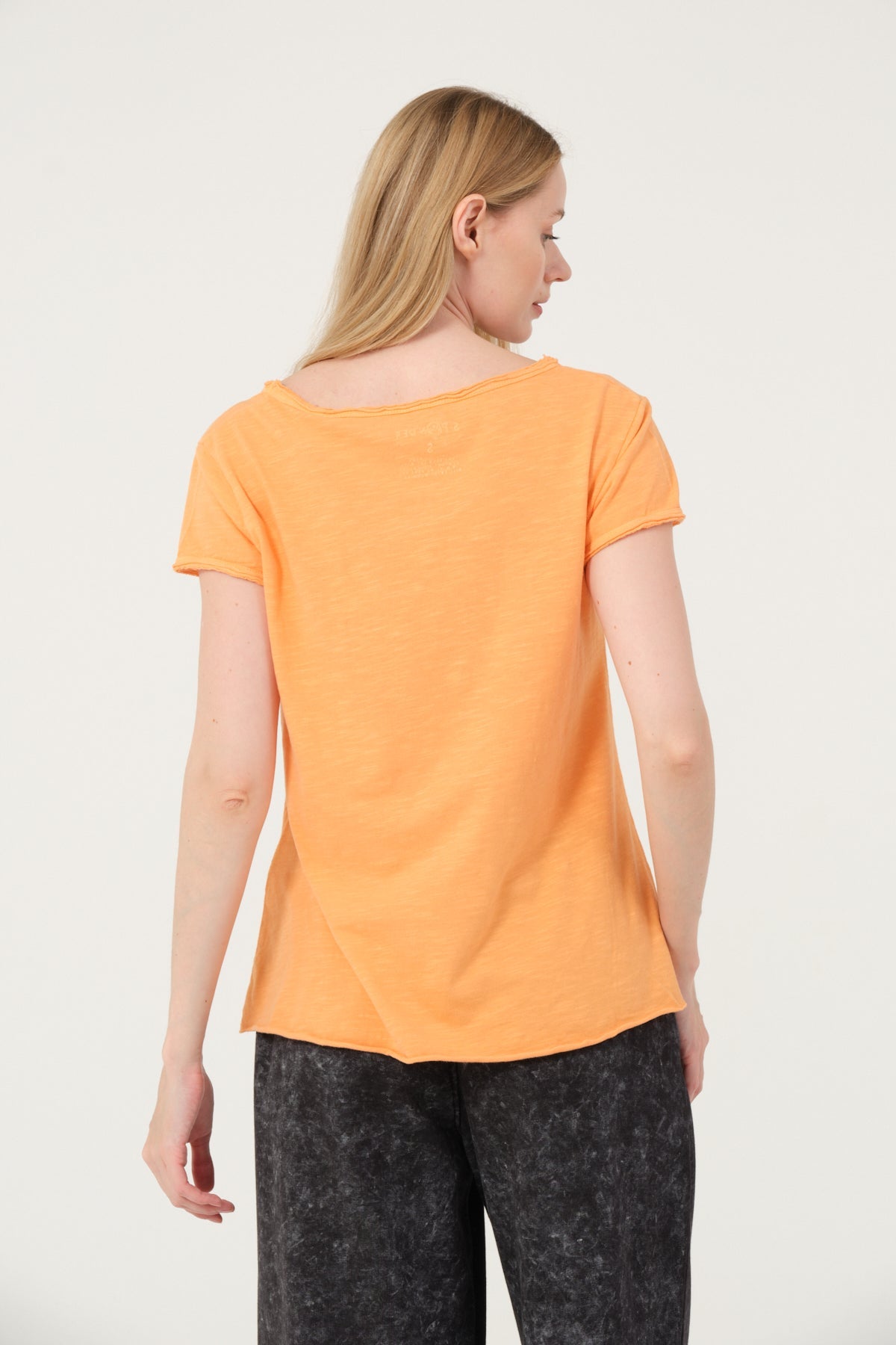 Stone Washed Rose Skull Printed Cotton Women Scoop Neck T-shirt