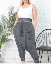 Load image into Gallery viewer, Floral Bohemian Two Pocket Women Trousers
