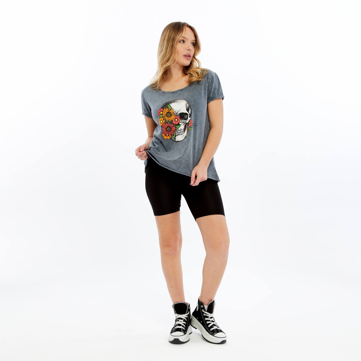 Stone Washed Half Flower Skull  Print Scoop Neck Women's T-Shirt