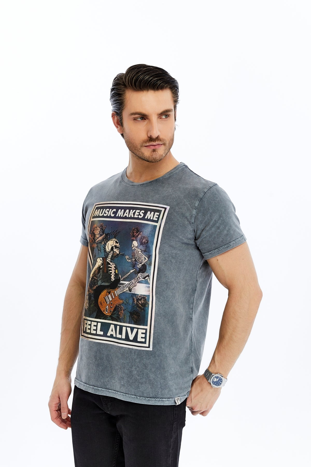 Stone Washed MUSIC MAKE ME FEEL ALIVE  Printed Cotton  T-shirt