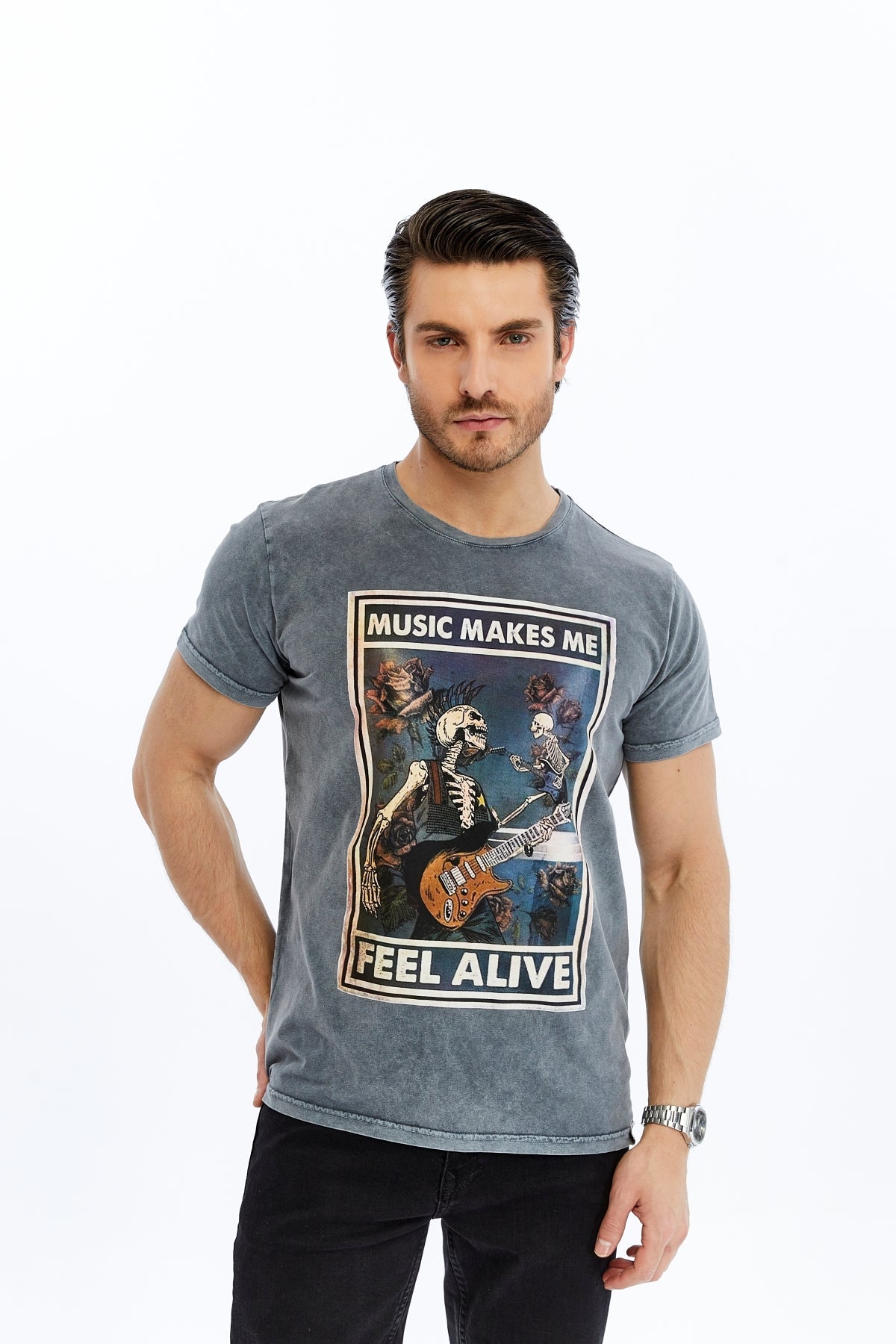 Stone Washed MUSIC MAKE ME FEEL ALIVE  Printed Cotton  T-shirt