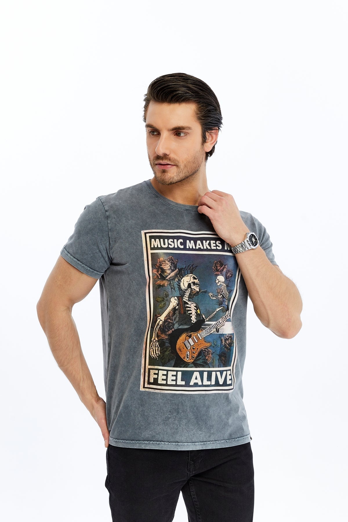 Stone Washed MUSIC MAKE ME FEEL ALIVE  Printed Cotton  T-shirt