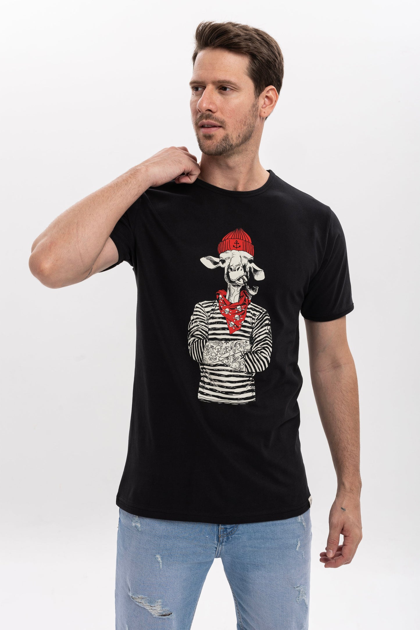 Red Hat Camel Animal Printed Cotton Black T-shirt