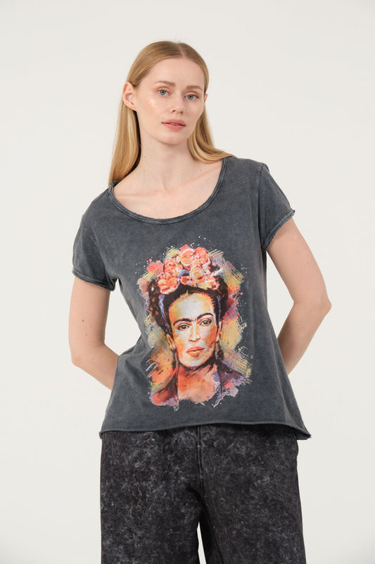 Stone Washed Frida Khlo Printed Cotton Women Scoop Neck T-shirt