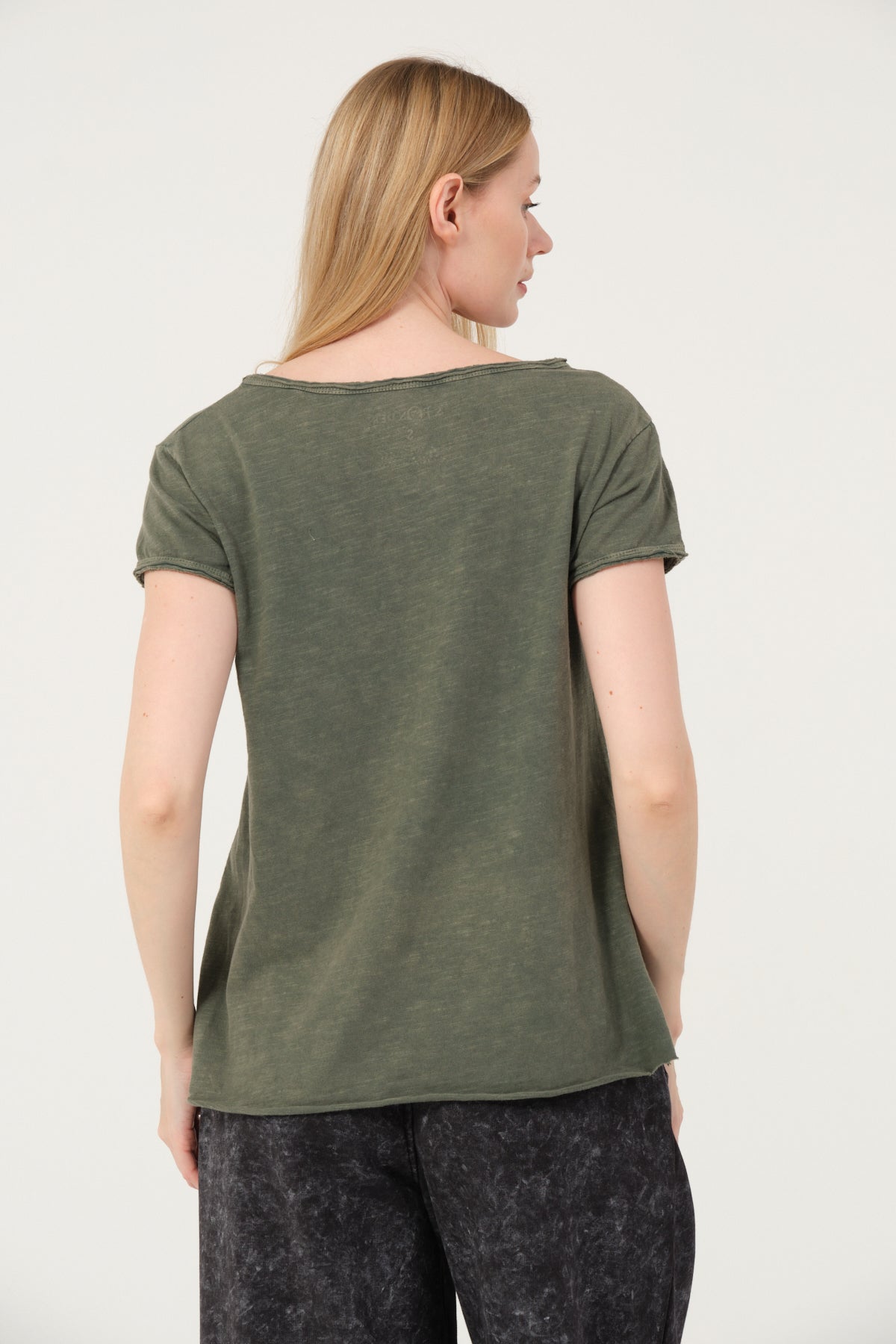 Stone Washed Frida Khlo Printed Cotton Women Scoop Neck T-shirt