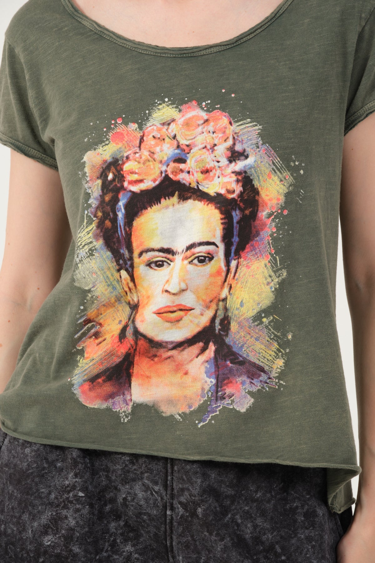 Stone Washed Frida Khlo Printed Cotton Women Scoop Neck T-shirt