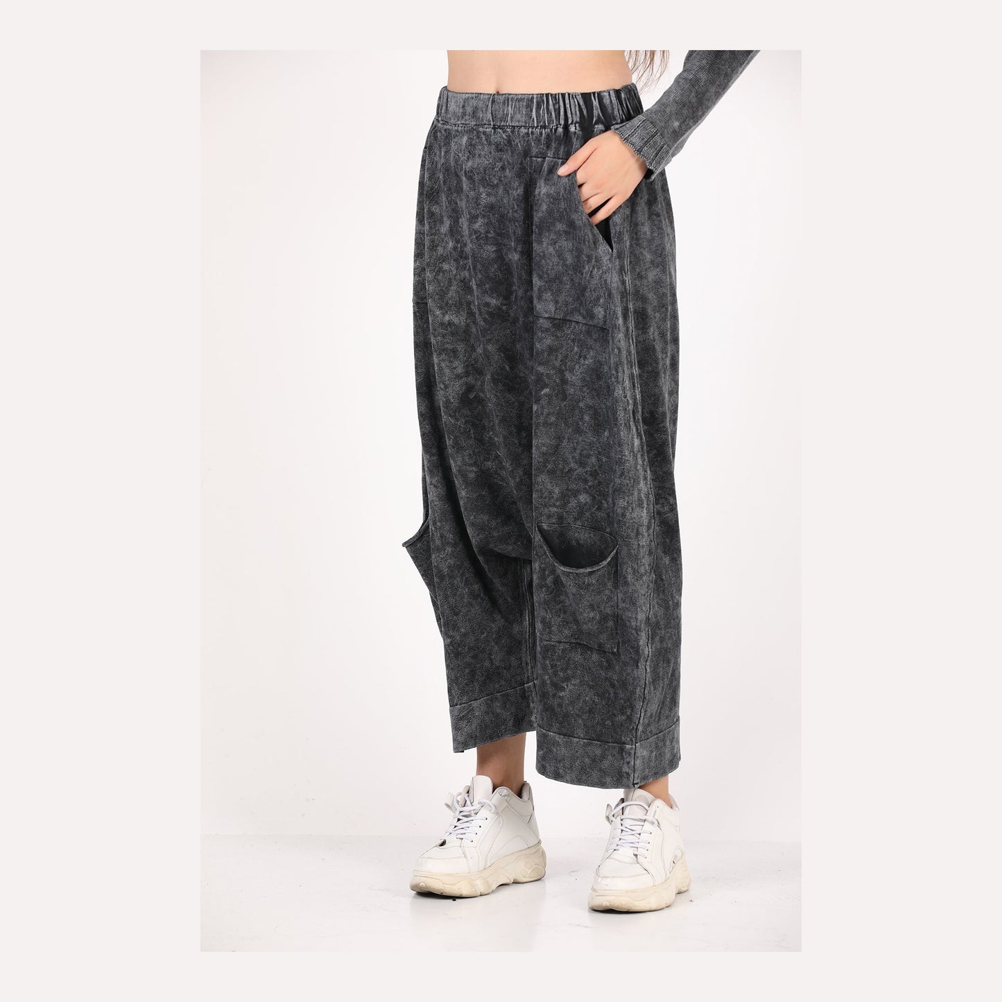 Black Oversize Bohemian Woman Pants with Pocket Details