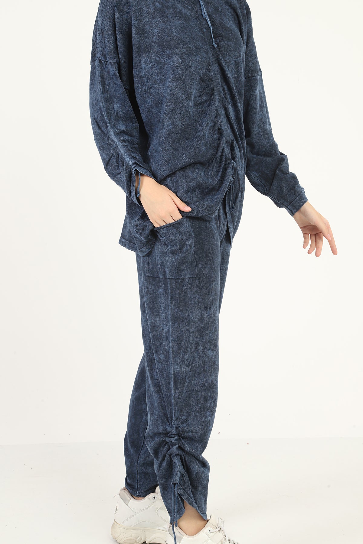 WASHED RUCHED HOODED COTTON LOUNGE-WEAR